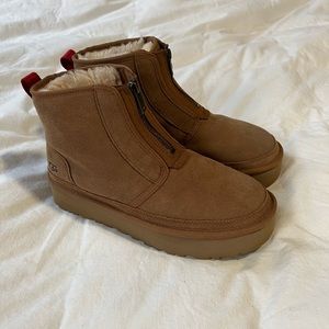 Ugg Neumel Platform Zip in Chestnut Suede, size 9